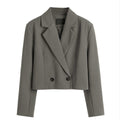 Blazer Feminino de Alfaiataria com Corte Curto