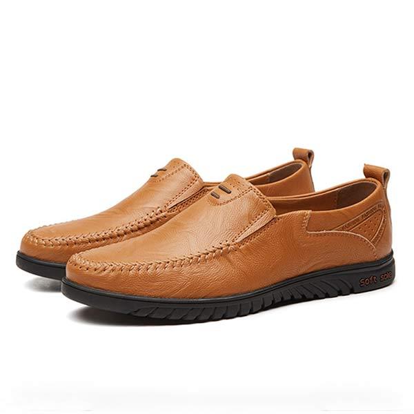 Sapato Casual Firebird com Acabamento em Couro e Design Slip-On